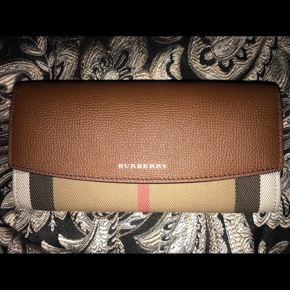 Burberry Leather continental wallet
